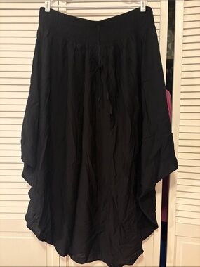 Black Flowy High-Low Skirt